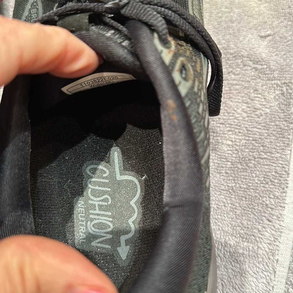 Men’s Brooks Shoes - Picture 5 of 5